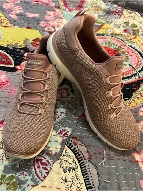 Skechers Women's Memory Foam Sneakers Dusty Rose Sz 8.5 NWOT